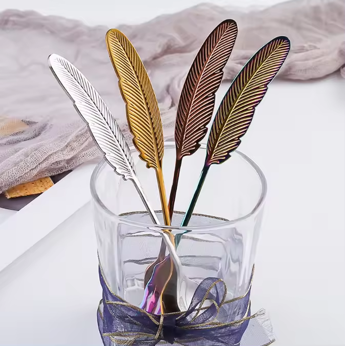 Cuillère Plume - 4 couleurs - Idéale pour le thé, le café et les desserts