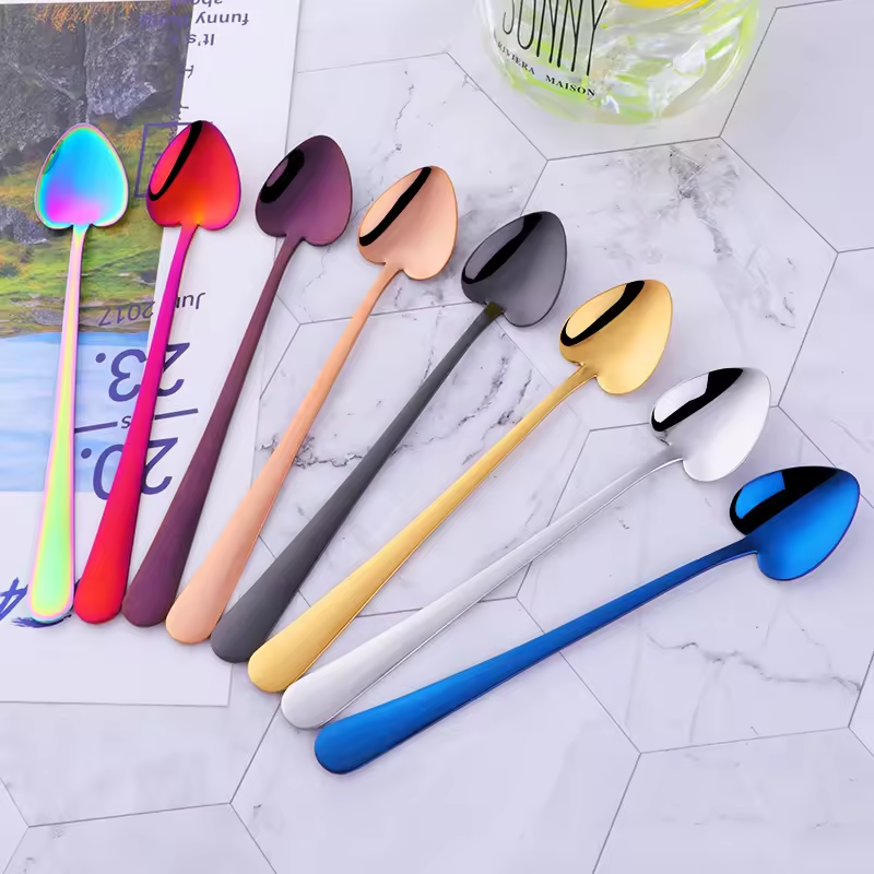Cuillère 'Cœur' - Manche long - Disponible en 4 couleurs